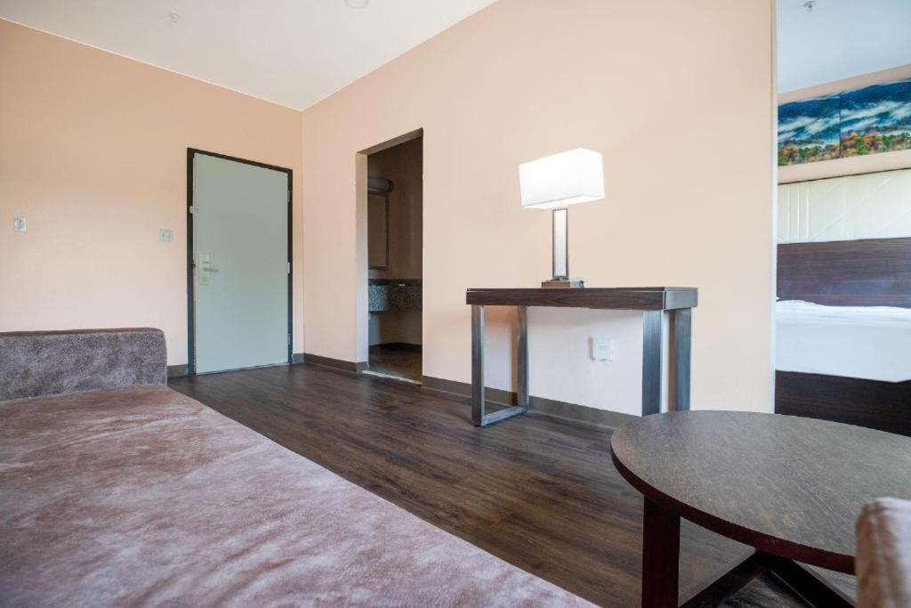 Royal Inn & Suites Adairsville Dış mekan fotoğraf